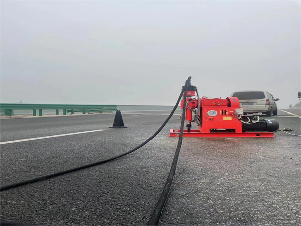 凤庆马路路基路面开裂下沉注浆加固灌浆